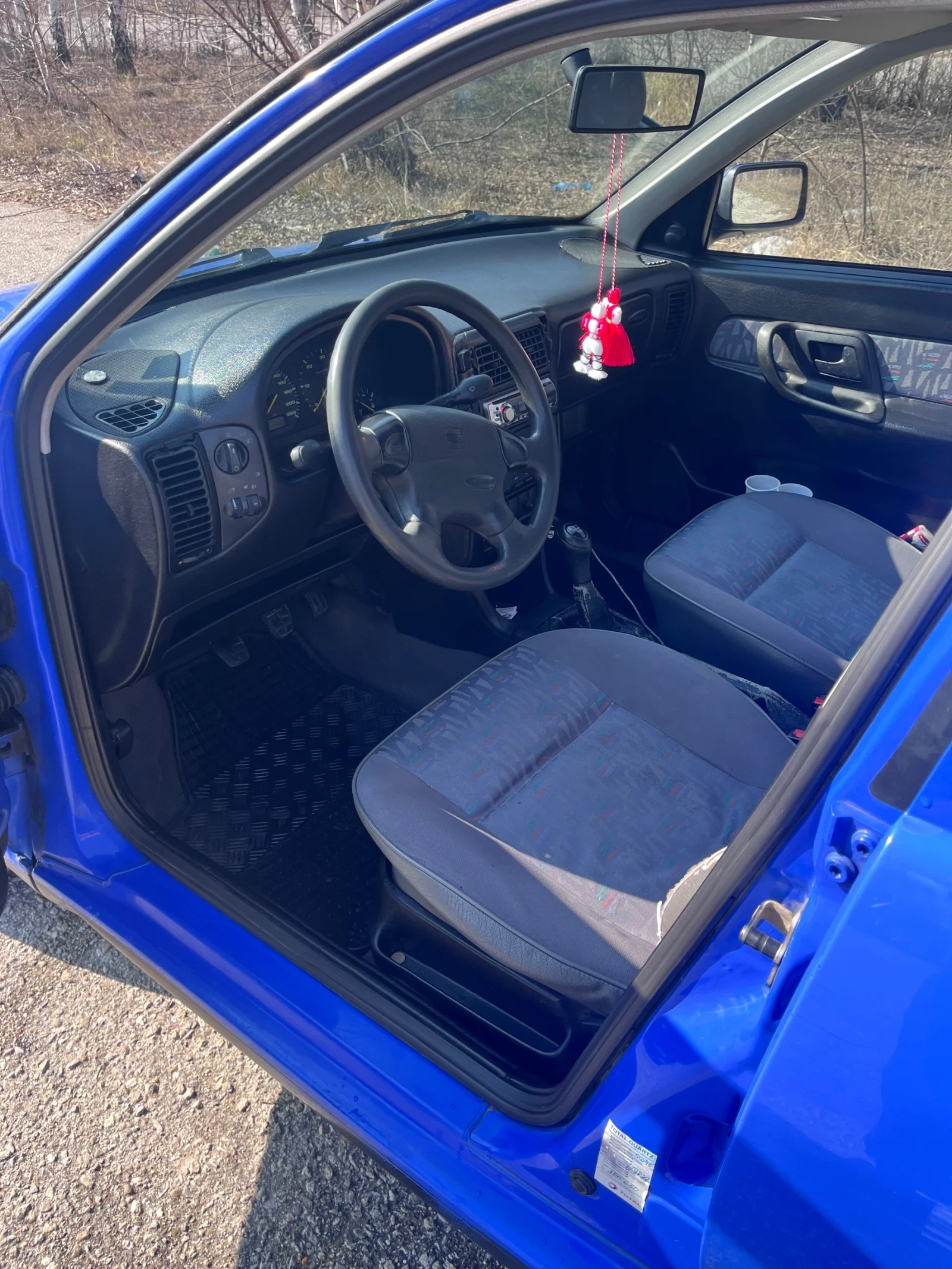 Seat Cordoba, снимка 4 - Автомобили и джипове - 53745553