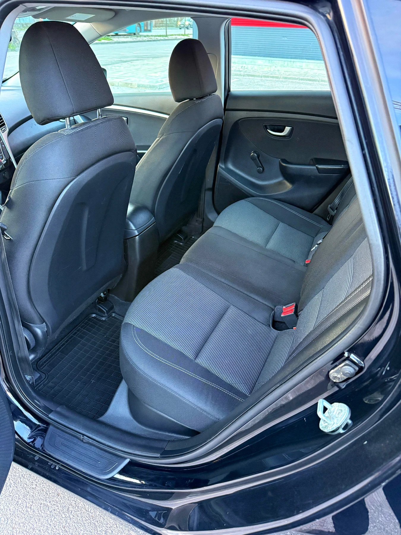 Hyundai I30 1.4 CRDi * ТОП СЪСТОЯНИЕ!* КАТО НОВА!* , снимка 9 - Автомобили и джипове - 53758162