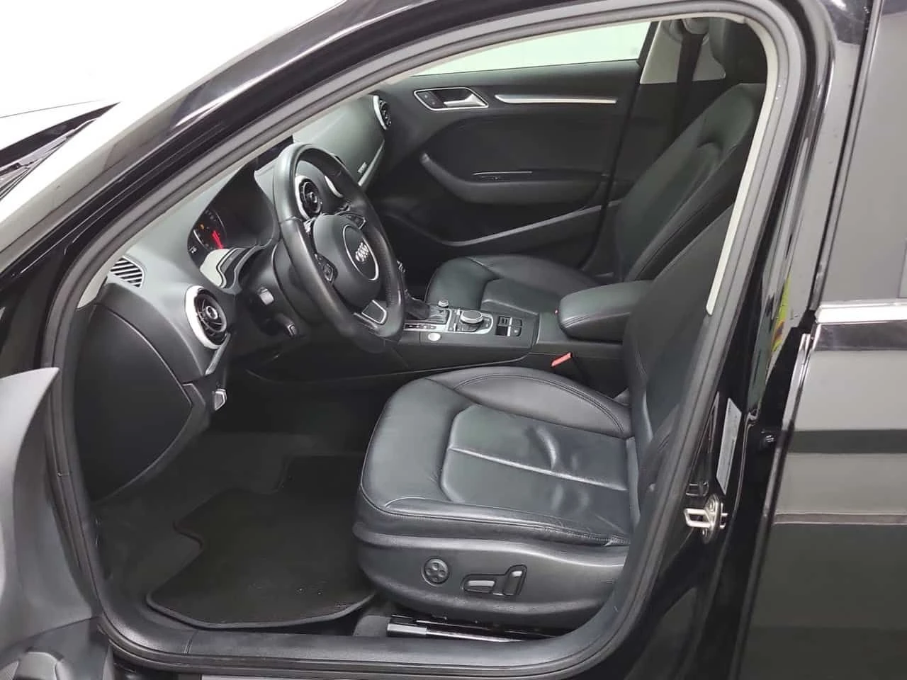 Audi A3 * 2.0T PROGRESSIV * CARFAX * ЦЕНА ДО БГ, снимка 7 - Автомобили и джипове - 53770333