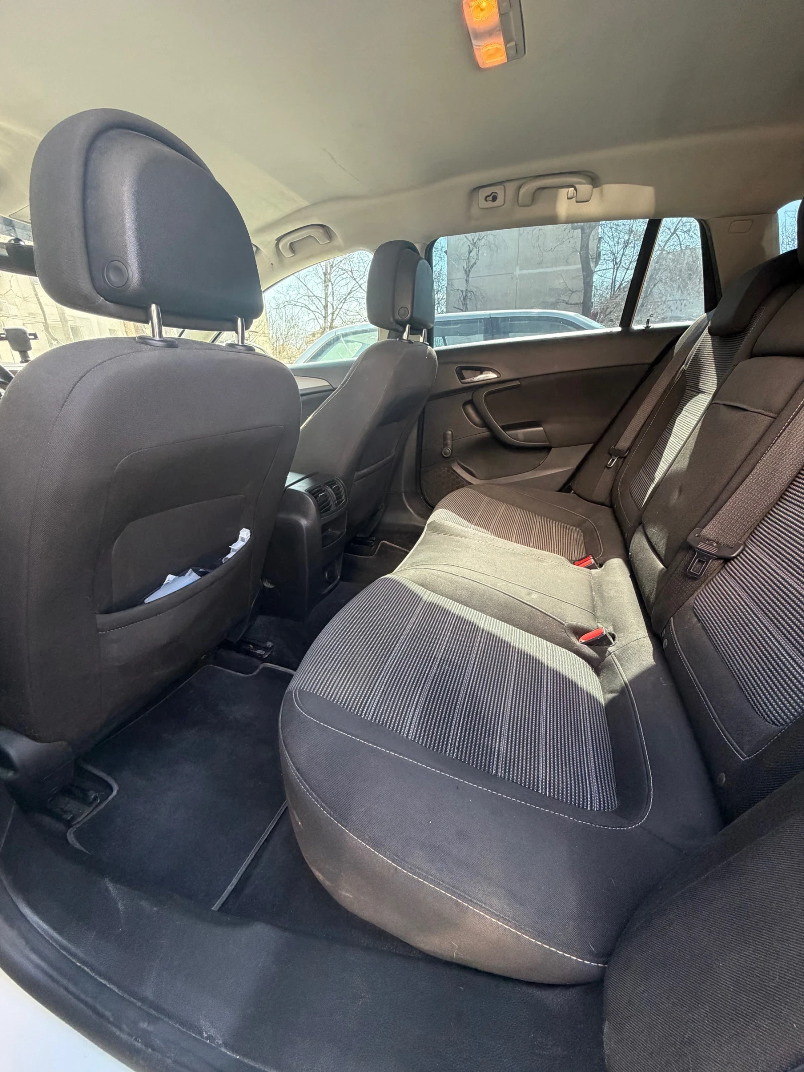 Opel Insignia Sports tourer , снимка 4 - Автомобили и джипове - 53847031