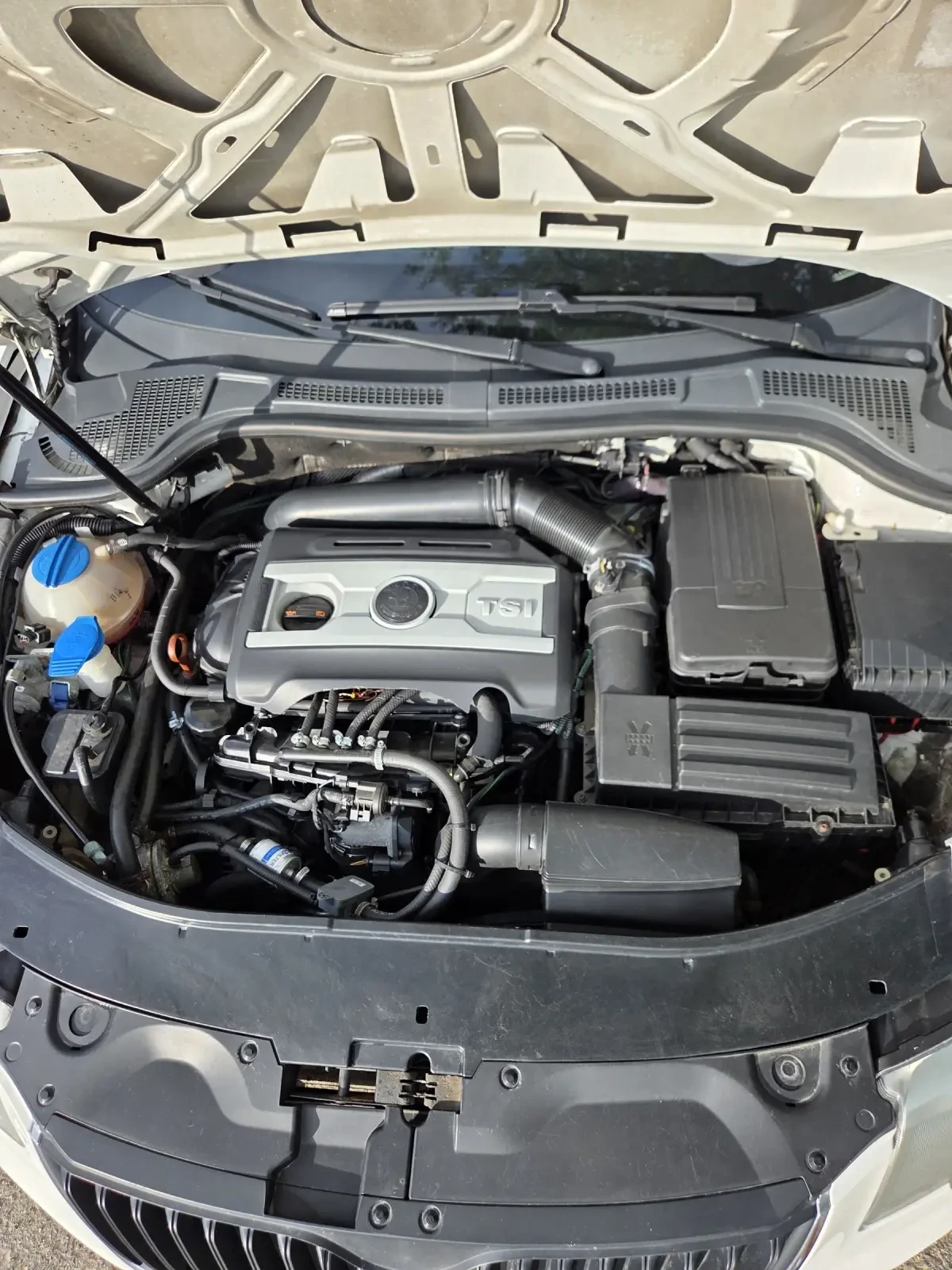 Skoda Superb 1.8 TSI, СОФТУЕР, ГАЗ-БЕНЗИН, ПОДАРЪК МУЛТИМЕДИЯ , снимка 17 - Автомобили и джипове - 54635501