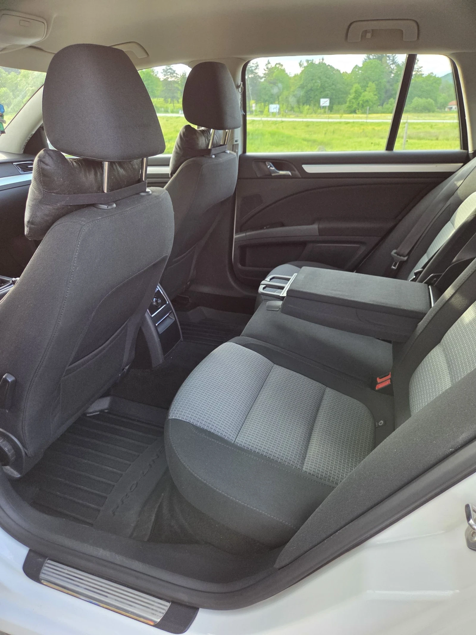 Skoda Superb 1.8 TSI, СОФТУЕР, ГАЗ-БЕНЗИН, ПОДАРЪК МУЛТИМЕДИЯ , снимка 10 - Автомобили и джипове - 54635501