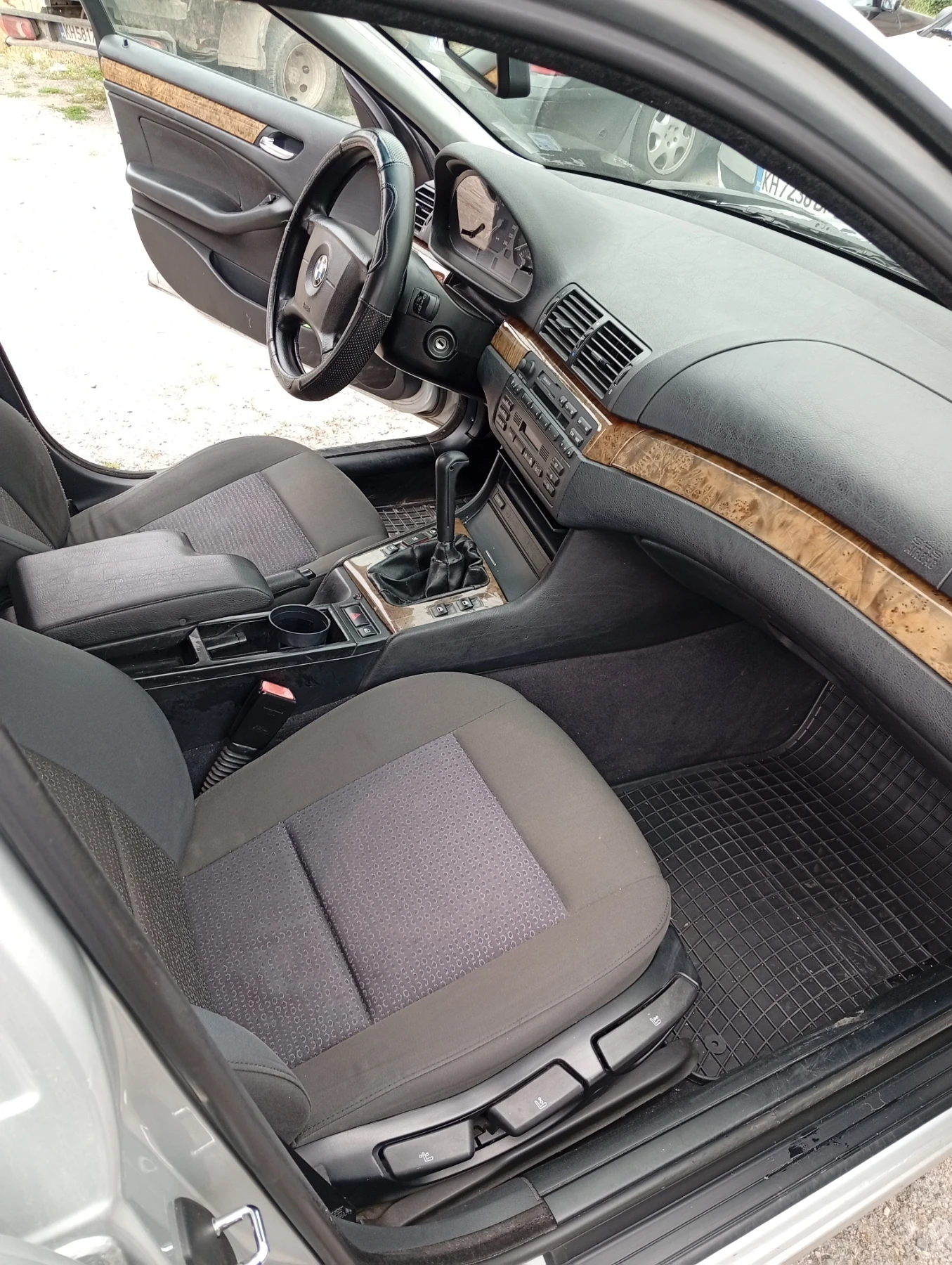 BMW 320, снимка 4 - Автомобили и джипове - 54874230