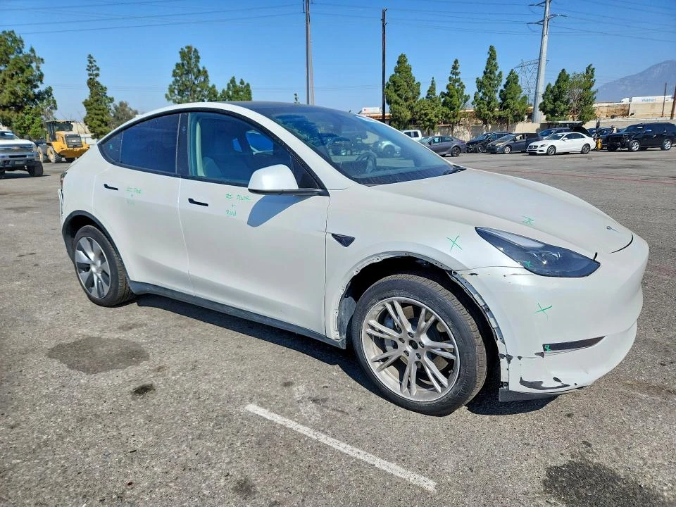 Tesla Model Y LONG RANGE DUAL MOTOR AWD ТЕРМОПОМПА, снимка 4 - Автомобили и джипове - 55582598