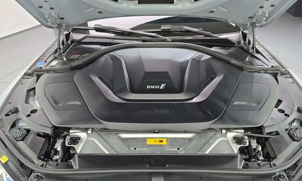 BMW i4 * eDrive40 M Sports Pro * ЦЕНА ДО БГ, снимка 6 - Автомобили и джипове - 56220563