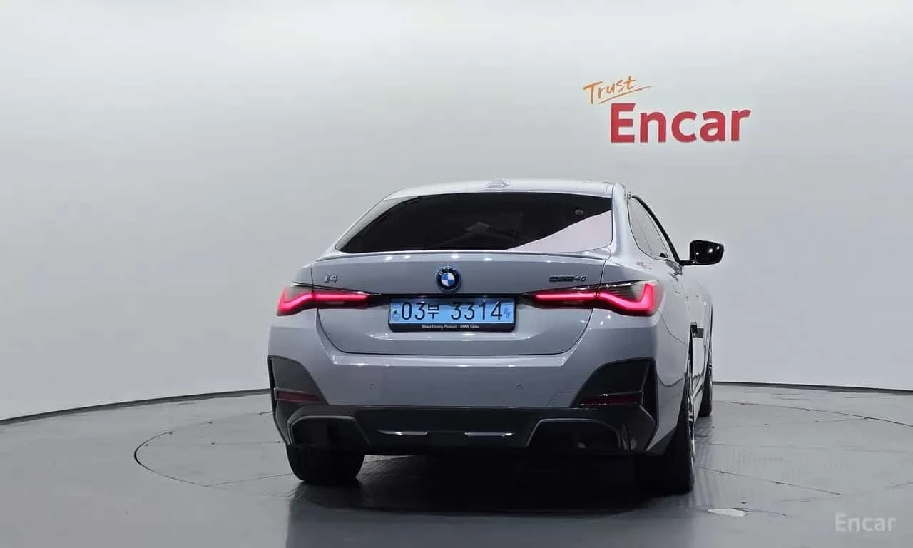 BMW i4 * eDrive40 M Sports Pro * ЦЕНА ДО БГ, снимка 4 - Автомобили и джипове - 56220563