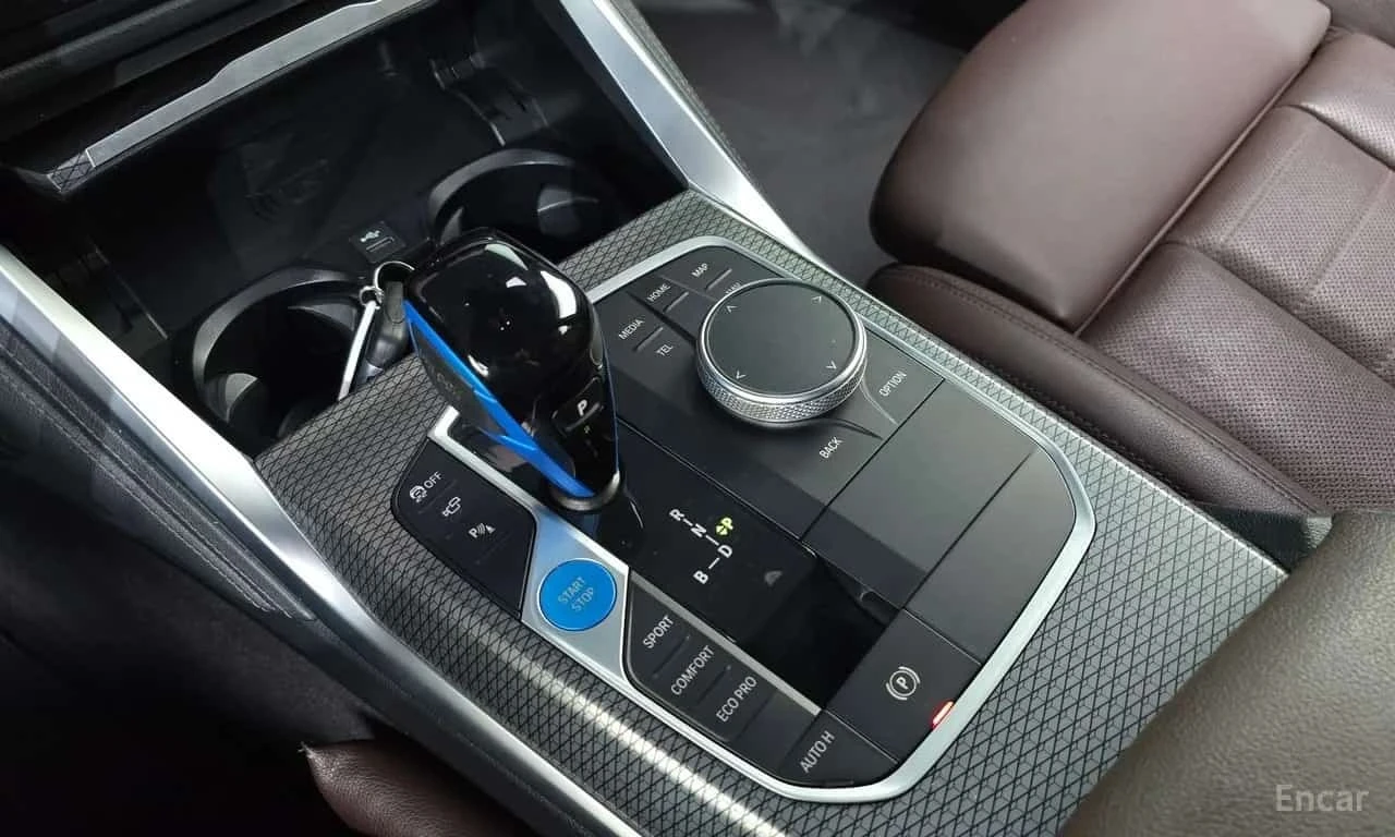 BMW i4 * eDrive40 M Sports Pro * ЦЕНА ДО БГ, снимка 13 - Автомобили и джипове - 56220563