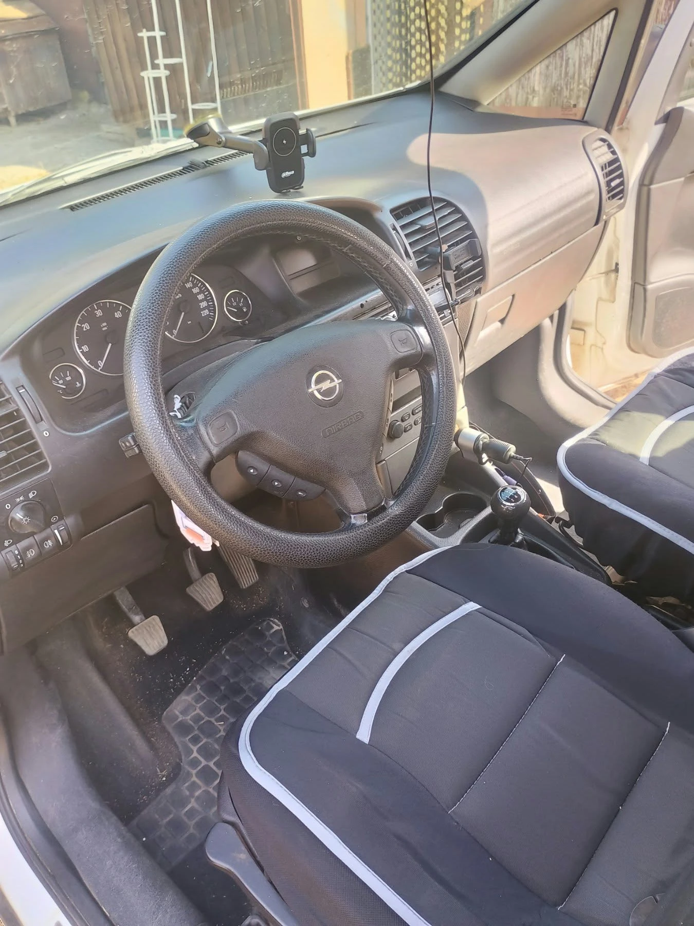 Opel Zafira, снимка 5 - Автомобили и джипове - 56412371