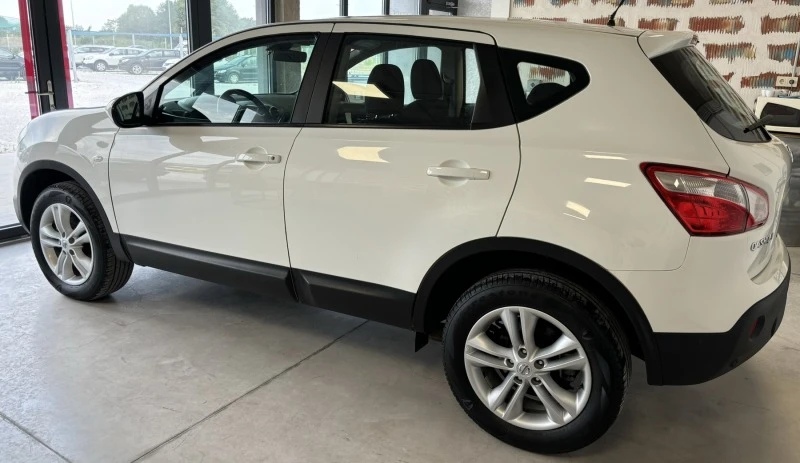 Nissan Qashqai ПРОДАДЕН, снимка 5 - Автомобили и джипове - 46629519