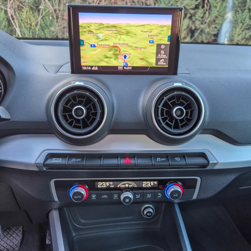 Audi Q2 2.0TDI-150ps-Automat-QUATTRO, снимка 12 - Автомобили и джипове - 50678355
