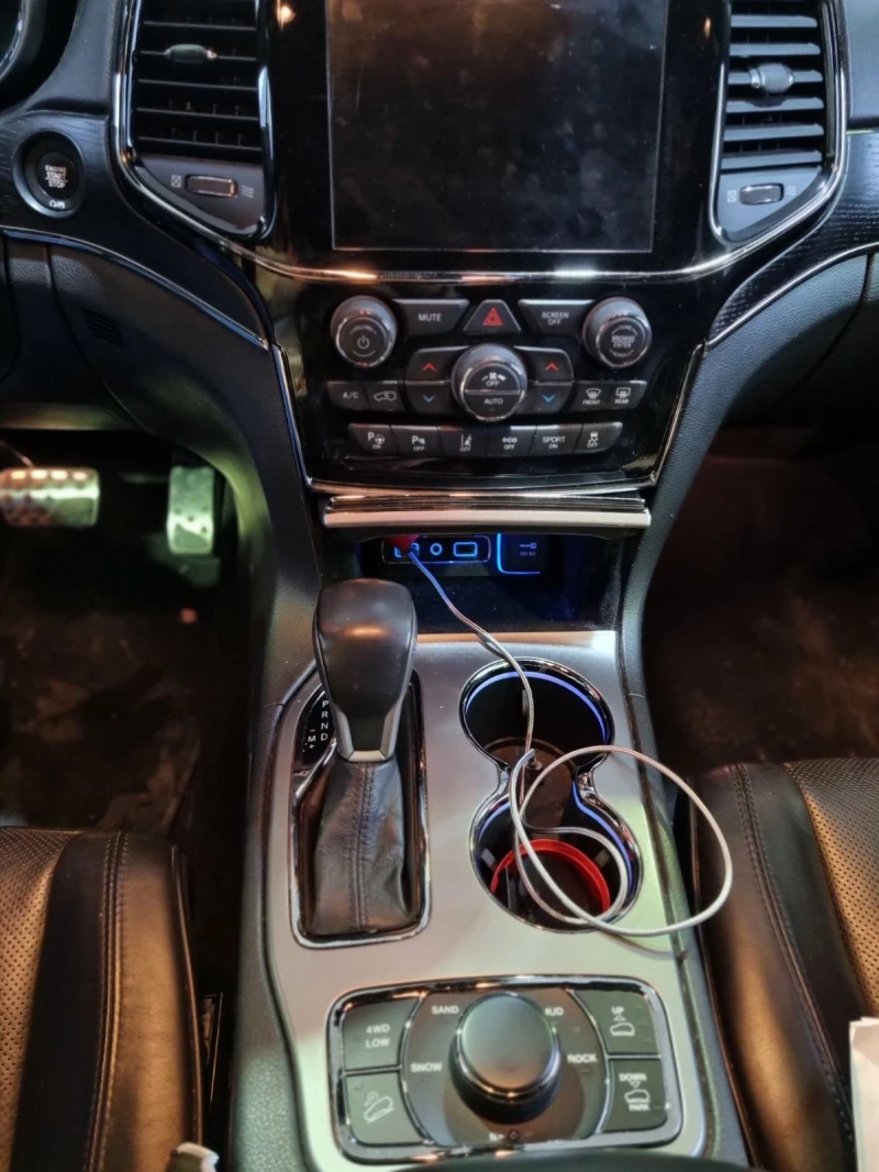 Jeep Grand cherokee HIGH ALTITUDE 5.7, снимка 9 - Автомобили и джипове - 53025038