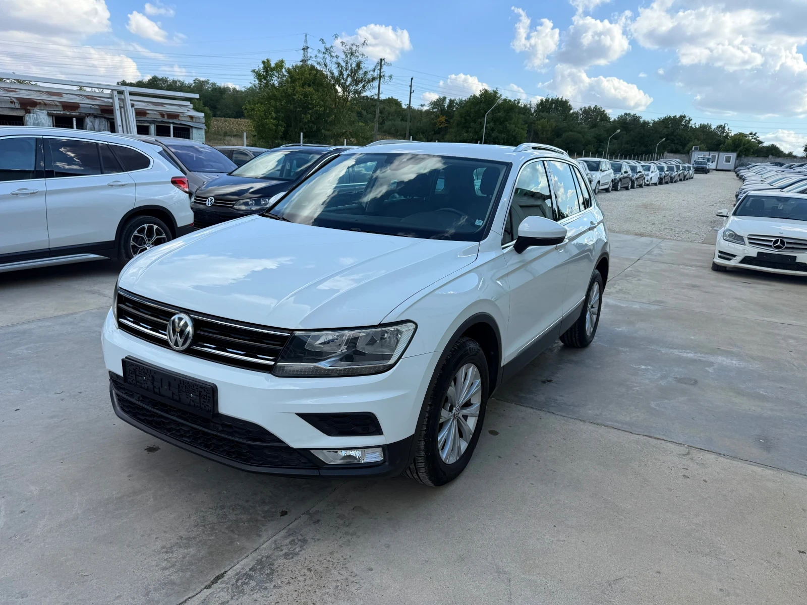 VW Tiguan 2.0tdi 150k.c * 4x4* Дистроник* UNIKAT*  - изображение 2