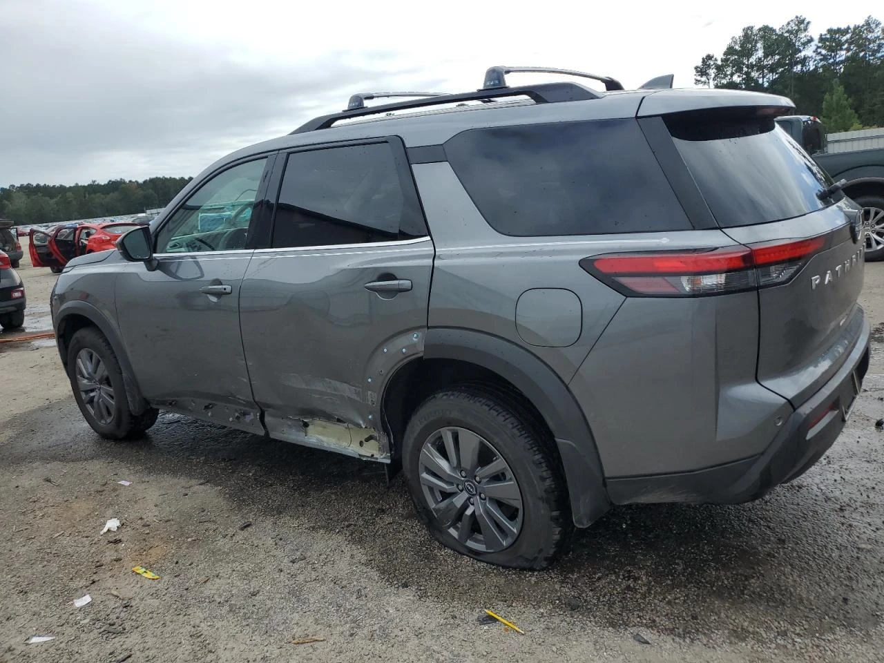 Nissan Pathfinder  - изображение 2