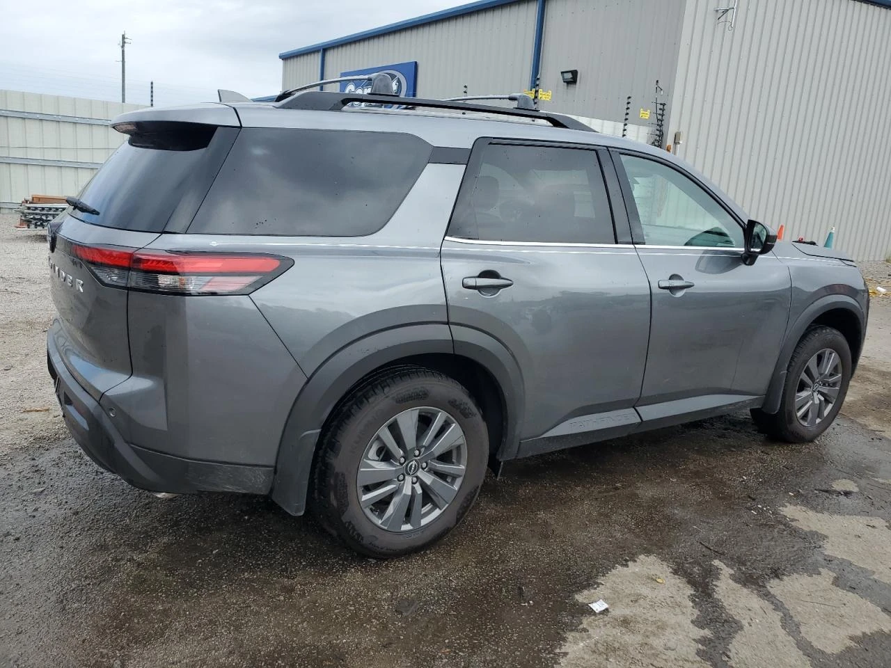 Nissan Pathfinder  - изображение 3