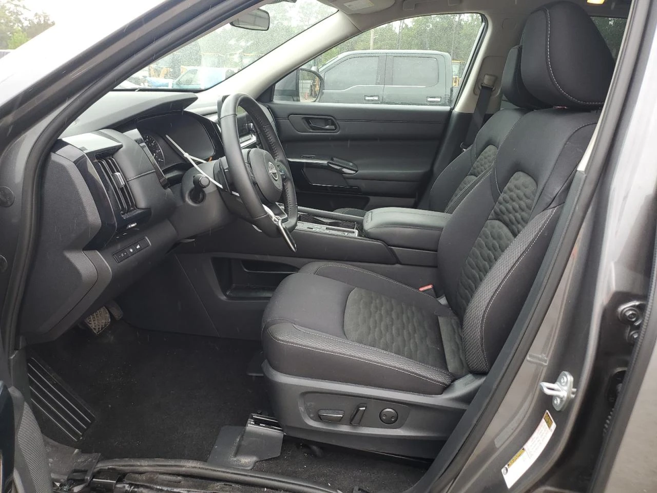 Nissan Pathfinder  - изображение 7