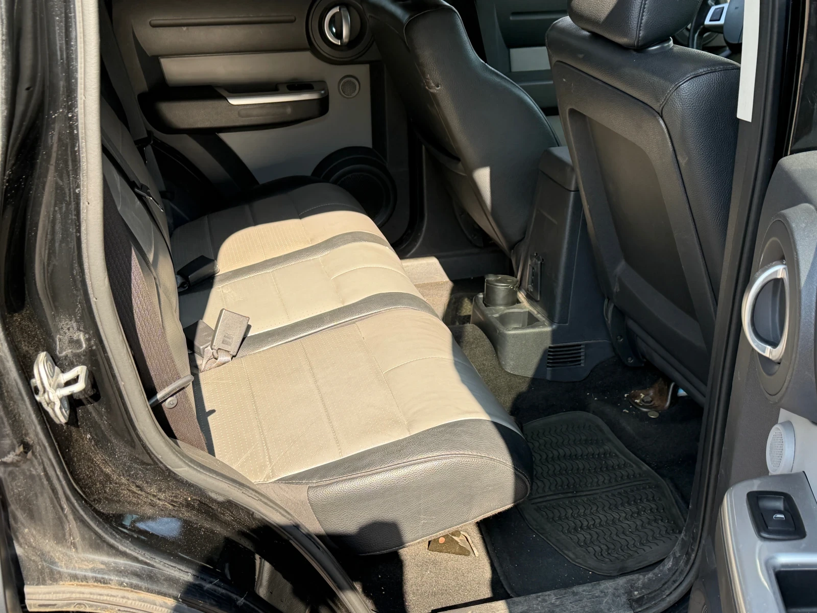 Dodge Nitro 2.8 CRD 4x4 Automat, снимка 11 - Автомобили и джипове - 53739910