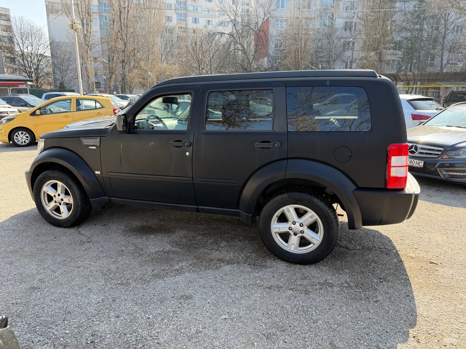 Dodge Nitro 2.8 CRD 4x4 Automat, снимка 6 - Автомобили и джипове - 53739910