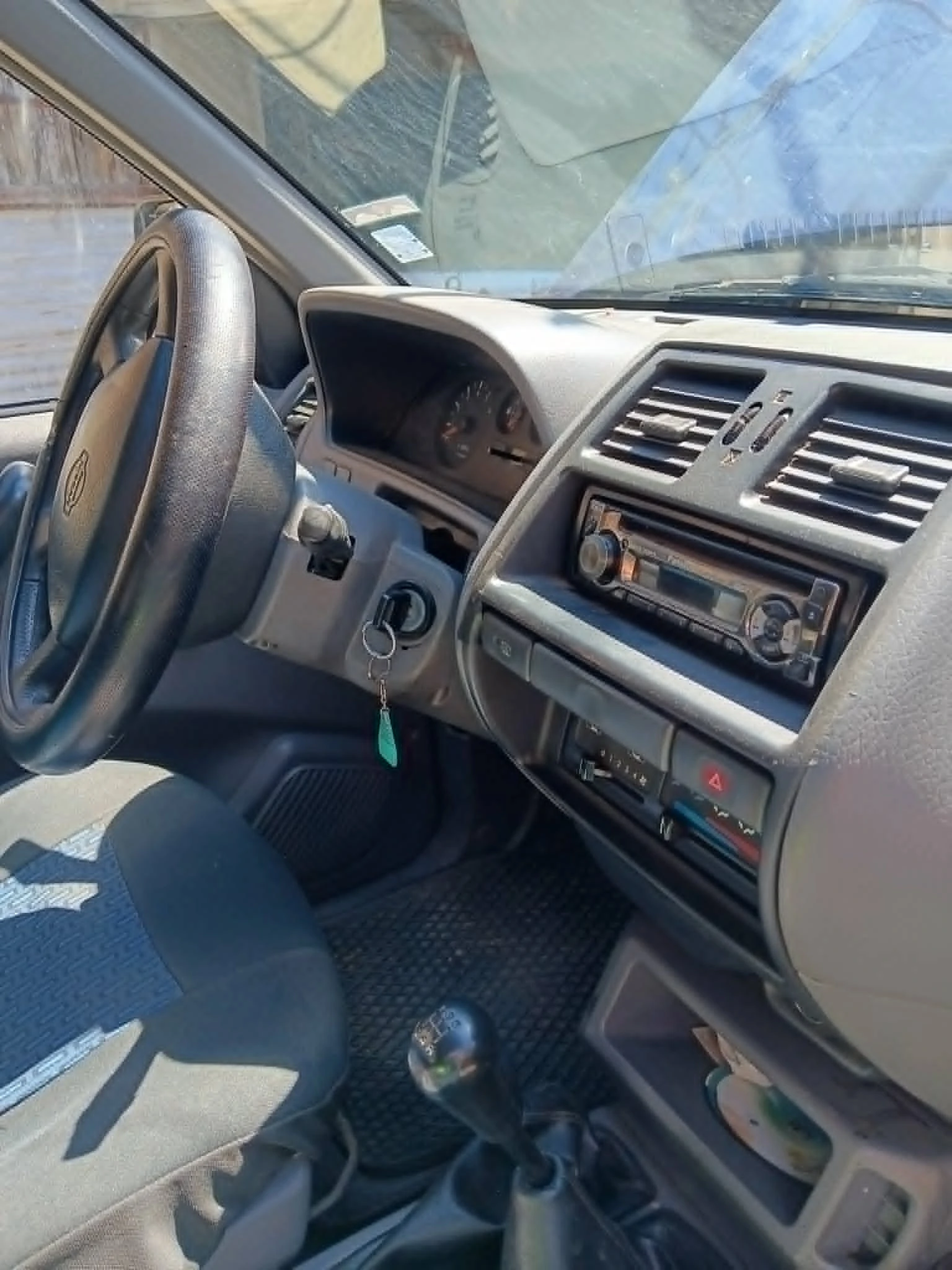 Nissan Terrano, снимка 11 - Автомобили и джипове - 54371558
