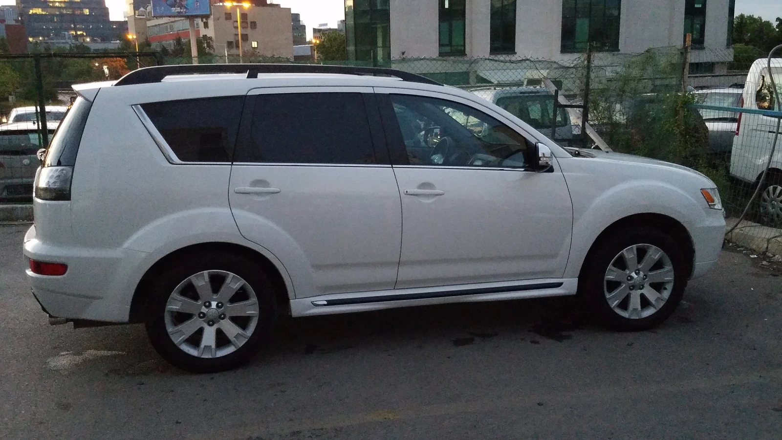 Mitsubishi Outlander, снимка 7 - Автомобили и джипове - 55079540
