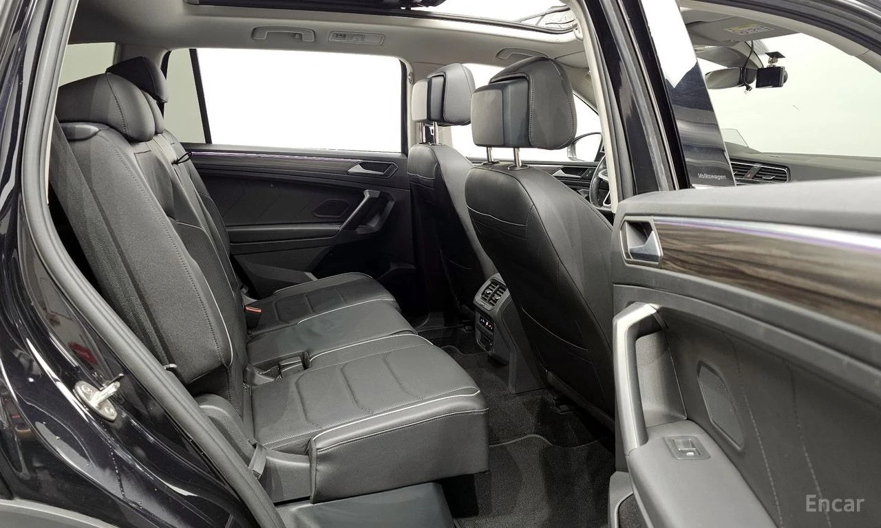 VW Tiguan PRESTIGE* ОБДУХВАНЕ* ДИСТРОНИК* ХЕДЪП* 360КАМЕРА* , снимка 15 - Автомобили и джипове - 55562676