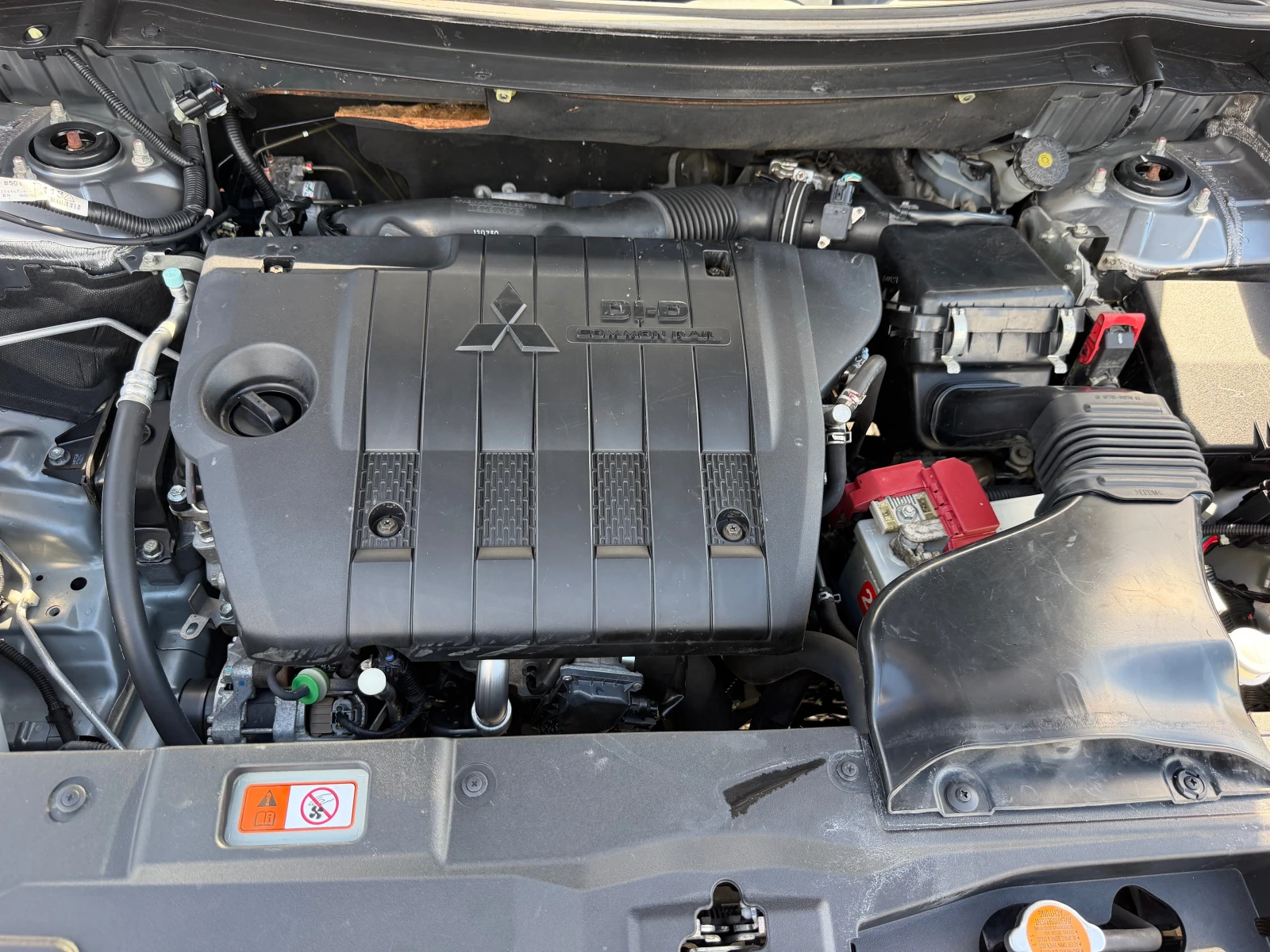 Mitsubishi Outlander 2.2DI-D 4WD INTENSE (110KW), снимка 14 - Автомобили и джипове - 56211719