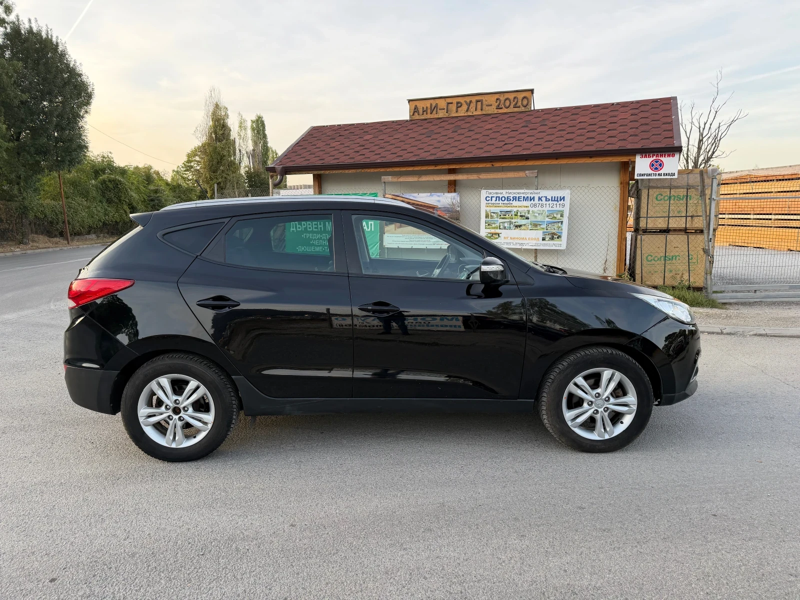 Hyundai IX35 2.0 CRDI 136к.с 4х4 Камра Нави, снимка 4 - Автомобили и джипове - 56330310
