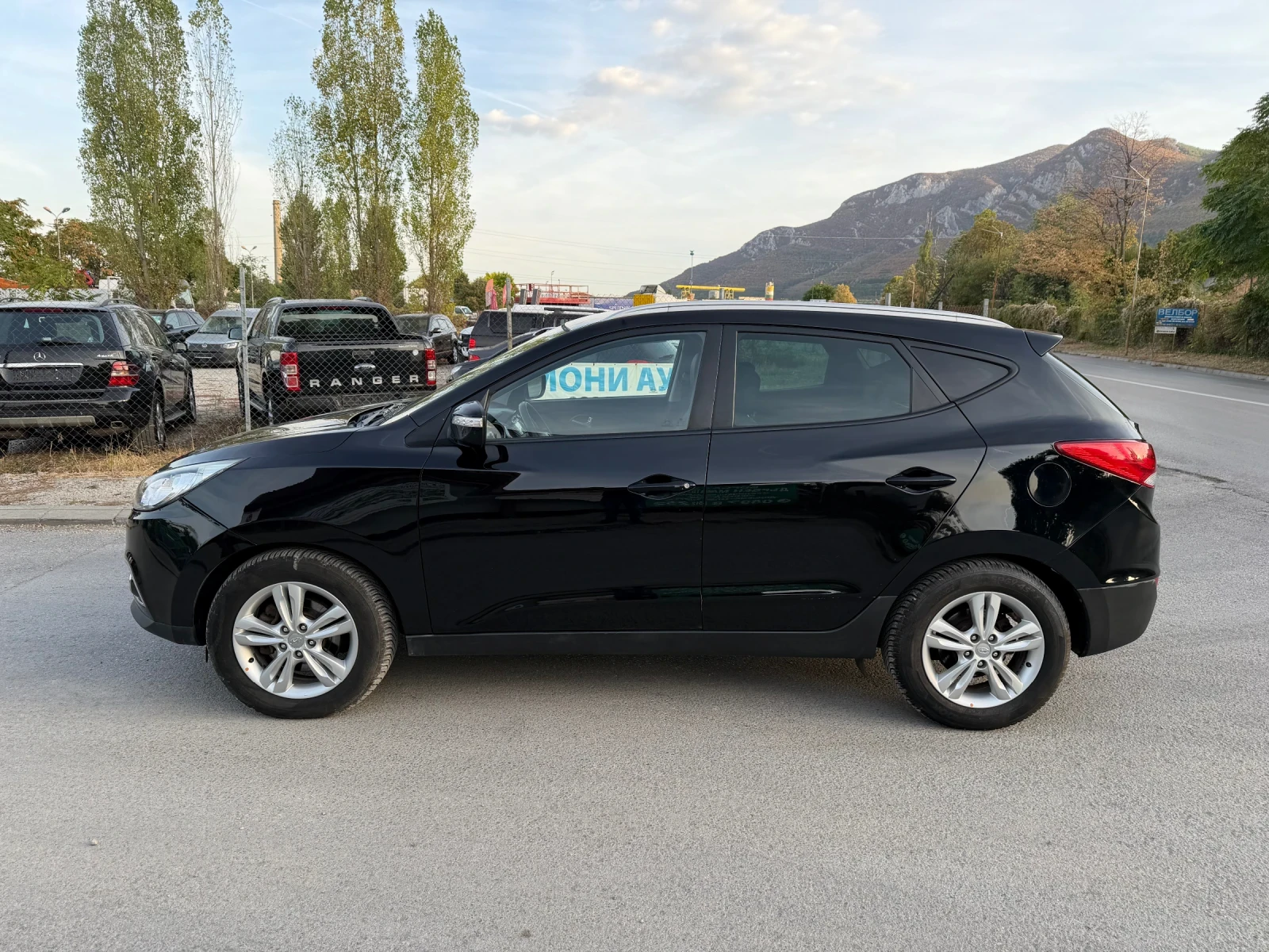 Hyundai IX35 2.0 CRDI 136к.с 4х4 Камра Нави, снимка 5 - Автомобили и джипове - 56330310