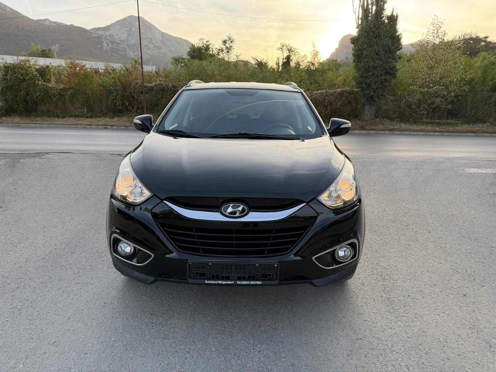 Hyundai IX35 2.0 CRDI 136к.с 4х4 Камра Нави, снимка 3 - Автомобили и джипове - 56330310