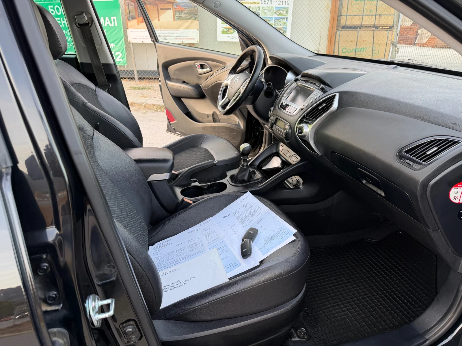 Hyundai IX35 2.0 CRDI 136к.с 4х4 Камра Нави, снимка 11 - Автомобили и джипове - 56330310