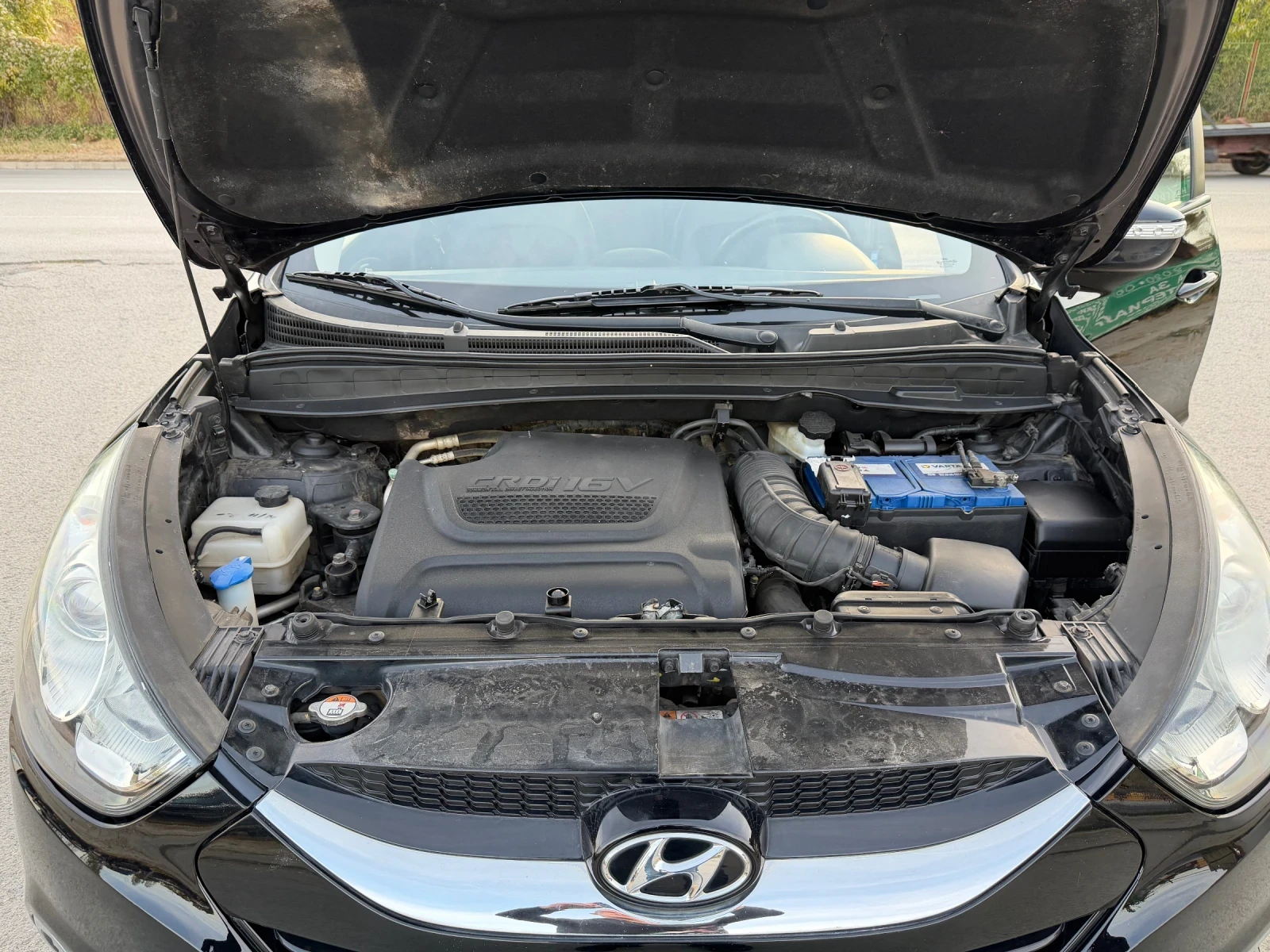 Hyundai IX35 2.0 CRDI 136к.с 4х4 Камра Нави, снимка 14 - Автомобили и джипове - 56330310