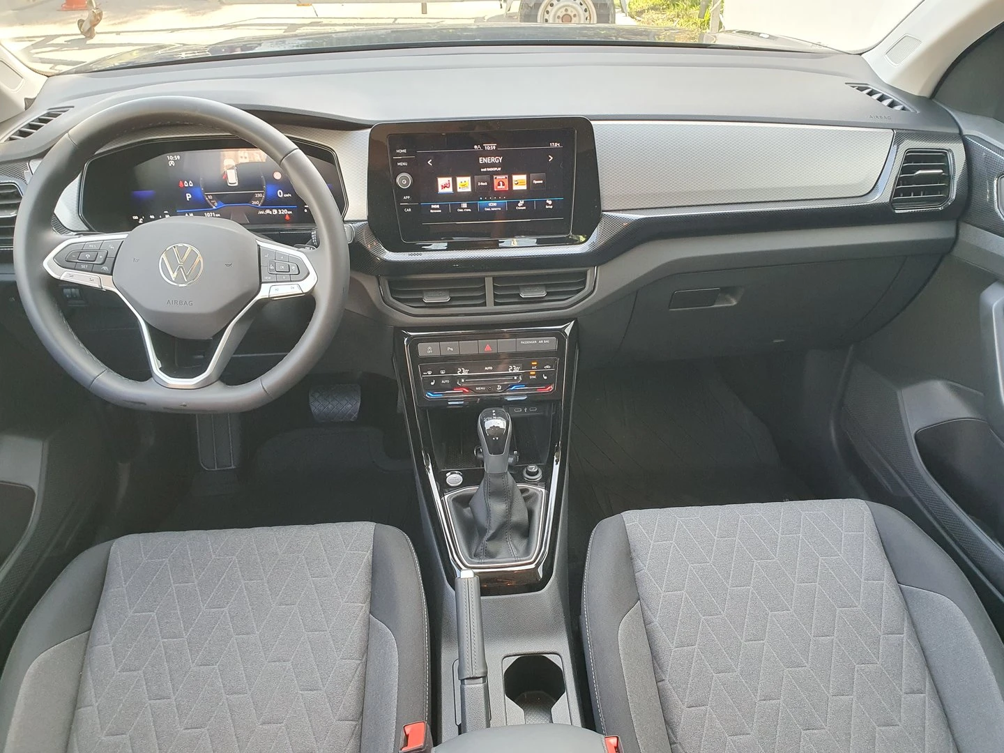 VW T-Cross, снимка 6 - Автомобили и джипове - 56421996