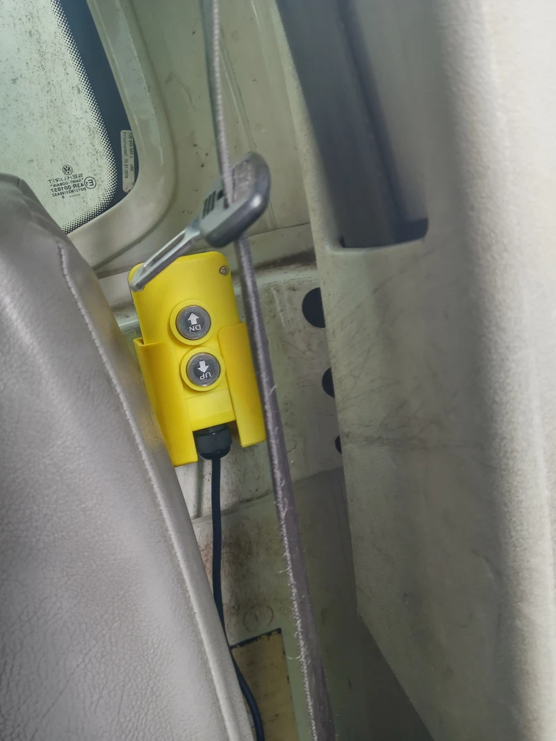 VW Transporter 2.0 дизел, снимка 7 - Бусове и автобуси - 52591133