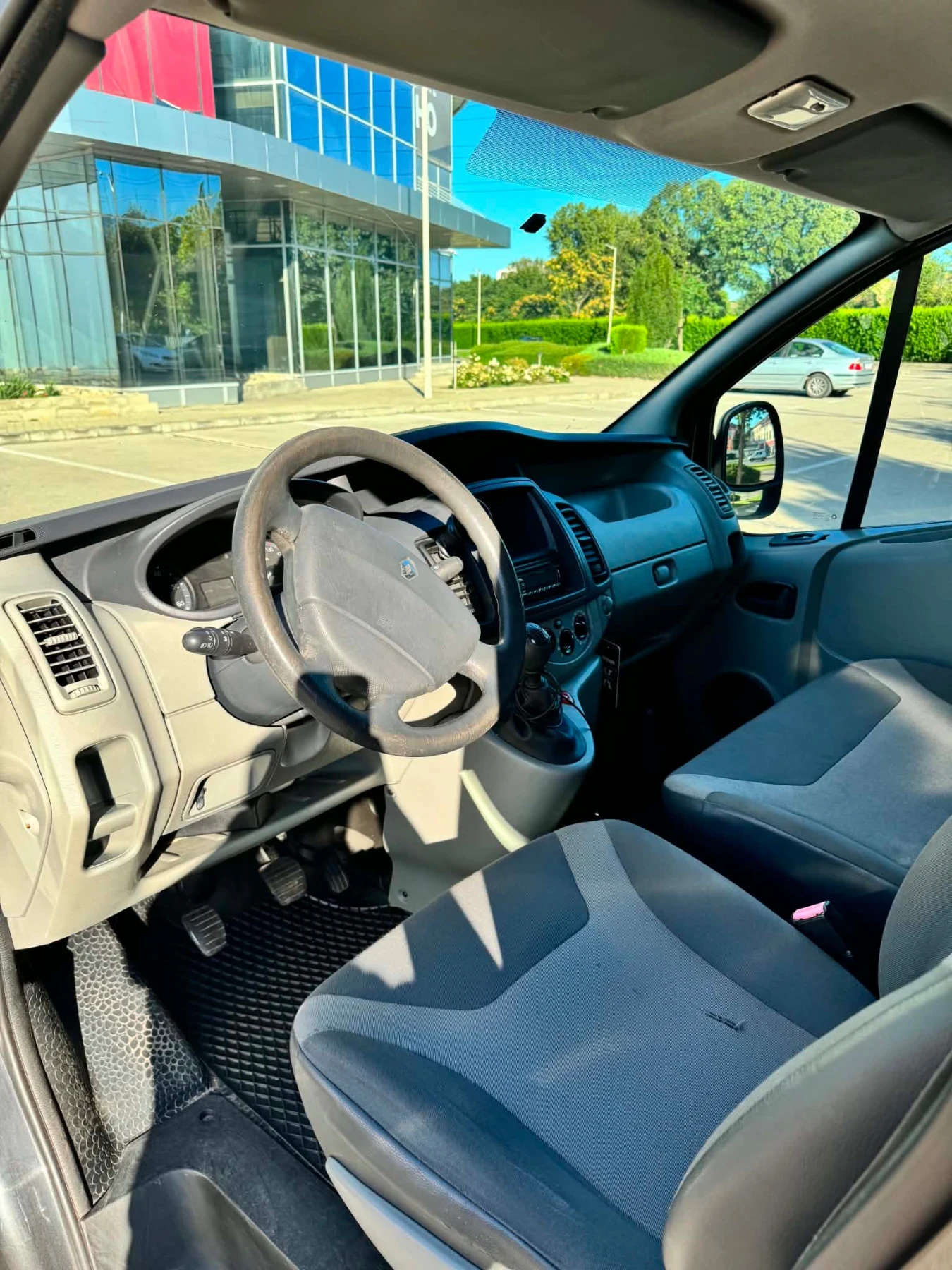 Renault Trafic, снимка 7 - Бусове и автобуси - 55968495
