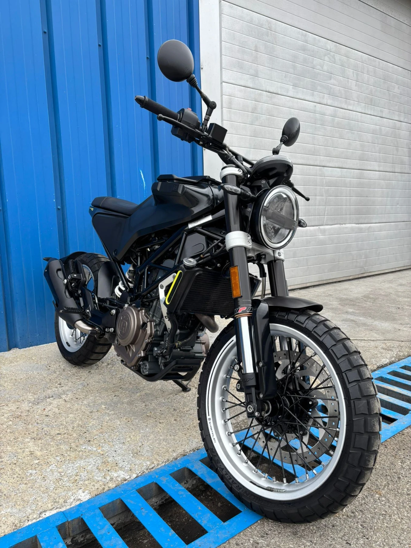 Husqvarna Svartpilen 401 ABS - изображение 2