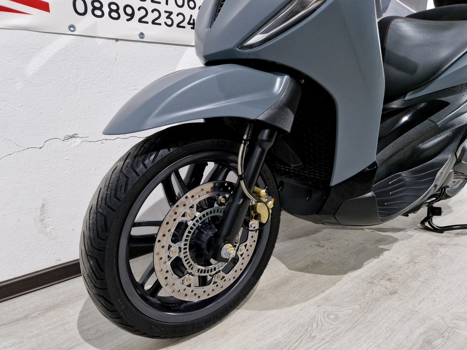 Piaggio Beverly 300ie, HPE, ABS-ASR, 2022г., снимка 7 - Мотоциклети и мототехника - 55505165