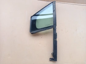 Стъкло предно ляво триъгълно Пежо 3008