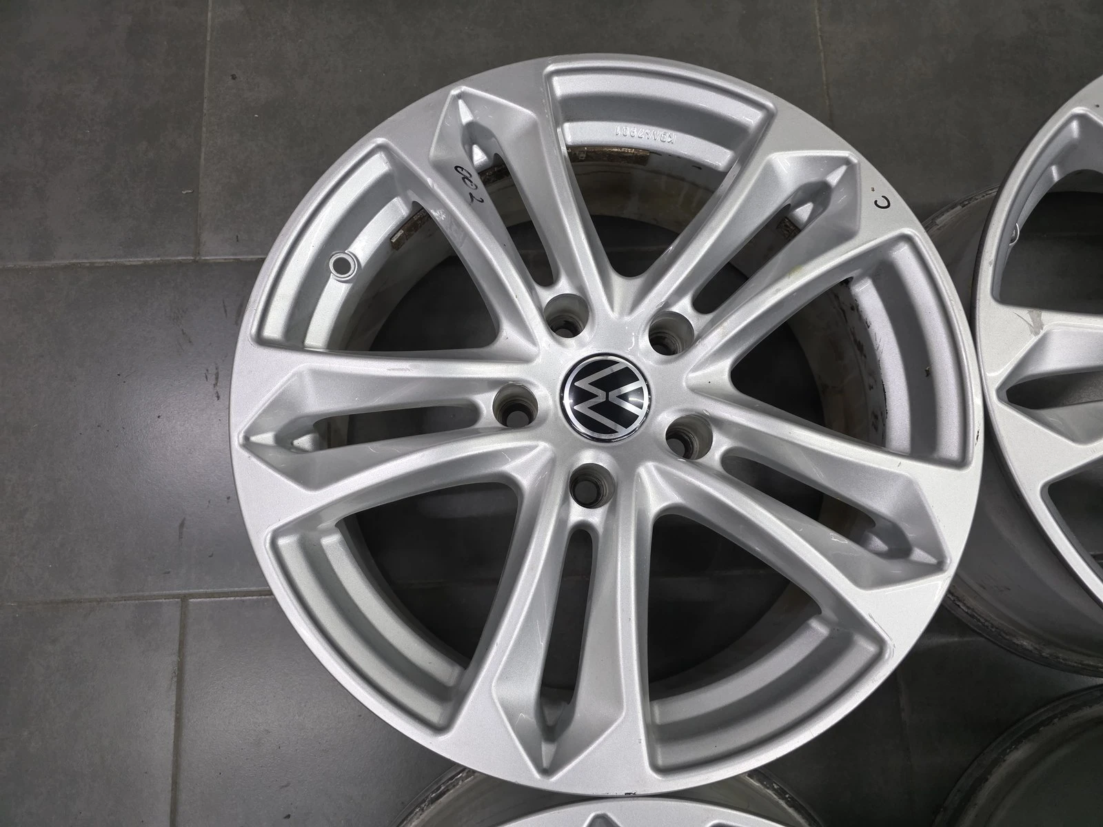 Джанти за VW, снимка 3 - Гуми и джанти - 56719271