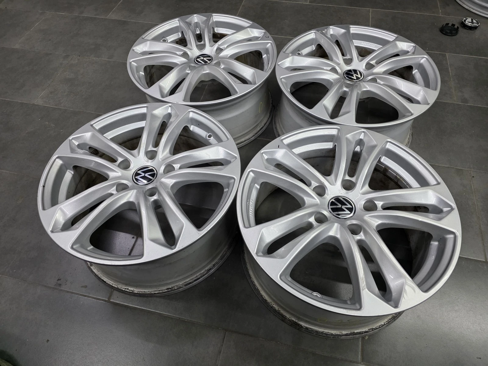 Джанти за VW, снимка 2 - Гуми и джанти - 56719271