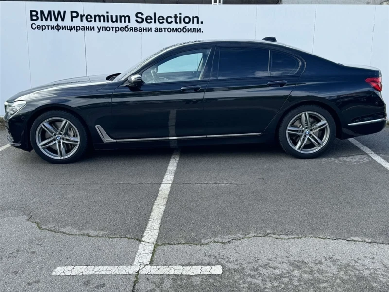 BMW 750 xDrive Sedan, снимка 3 - Автомобили и джипове - 44669502