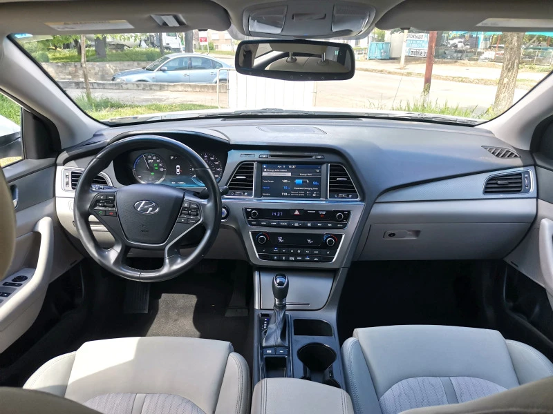 Hyundai Sonata 2.0i plugin hybrid, снимка 11 - Автомобили и джипове - 45356548