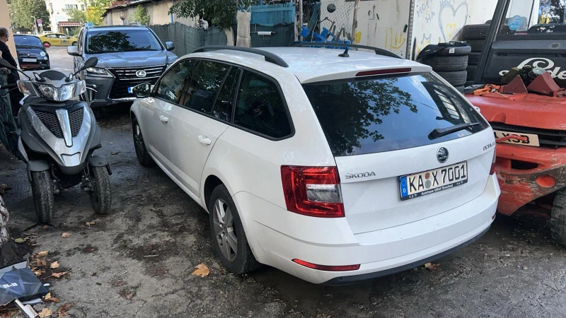 Skoda Octavia, снимка 1 - Автомобили и джипове - 47319203