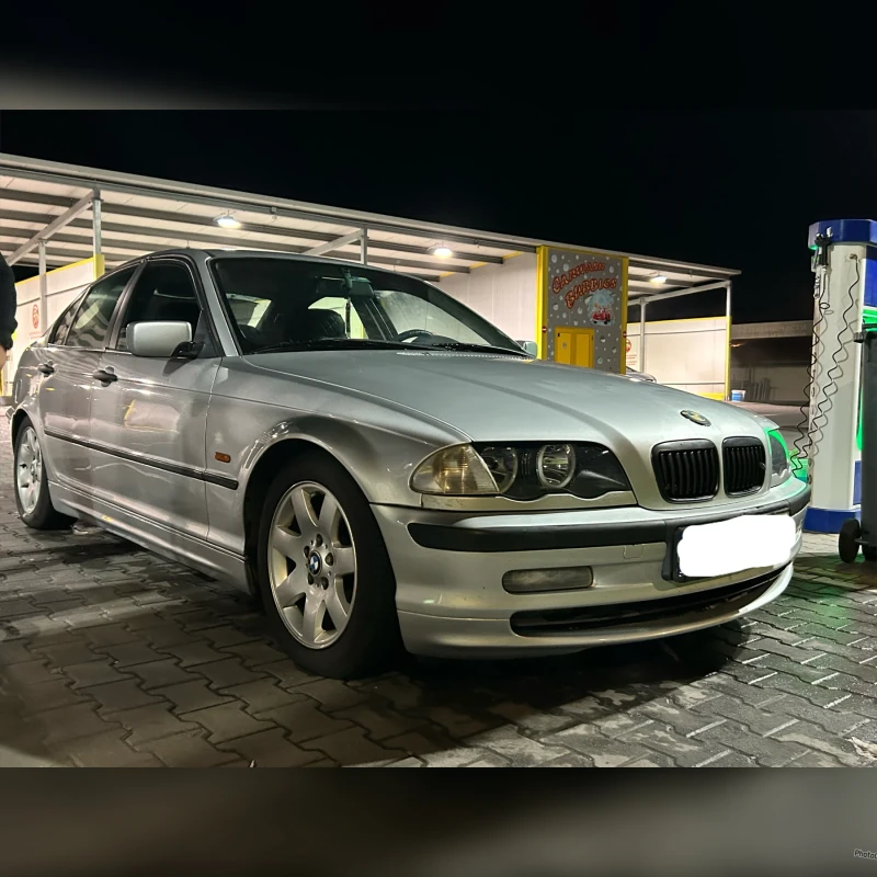 BMW 320, снимка 1 - Автомобили и джипове - 47602512