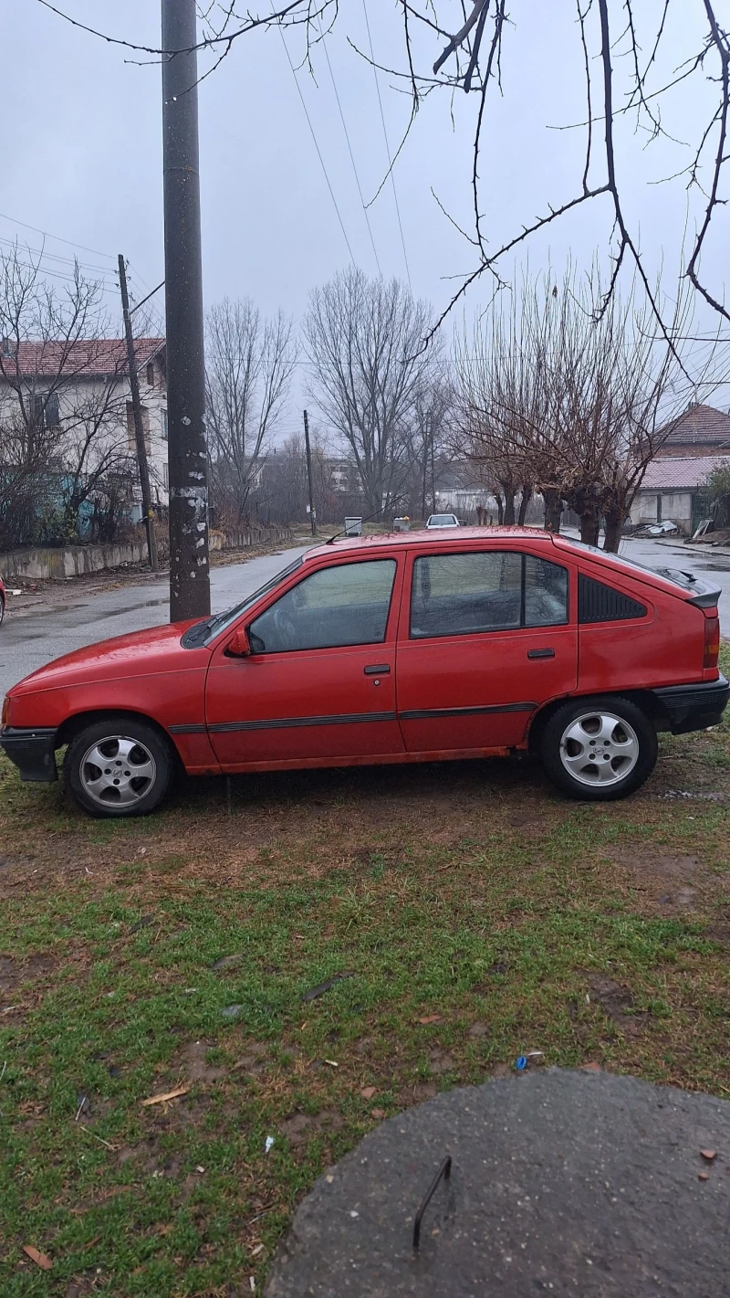 Opel Kadett 1.6, снимка 4 - Автомобили и джипове - 48204697