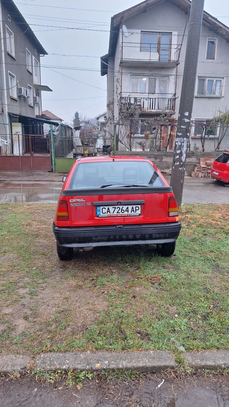 Opel Kadett 1.6, снимка 3 - Автомобили и джипове - 48204697