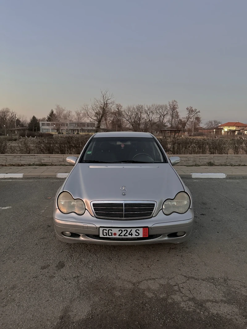 Mercedes-Benz C 180 kompressor, снимка 1 - Автомобили и джипове - 48332994