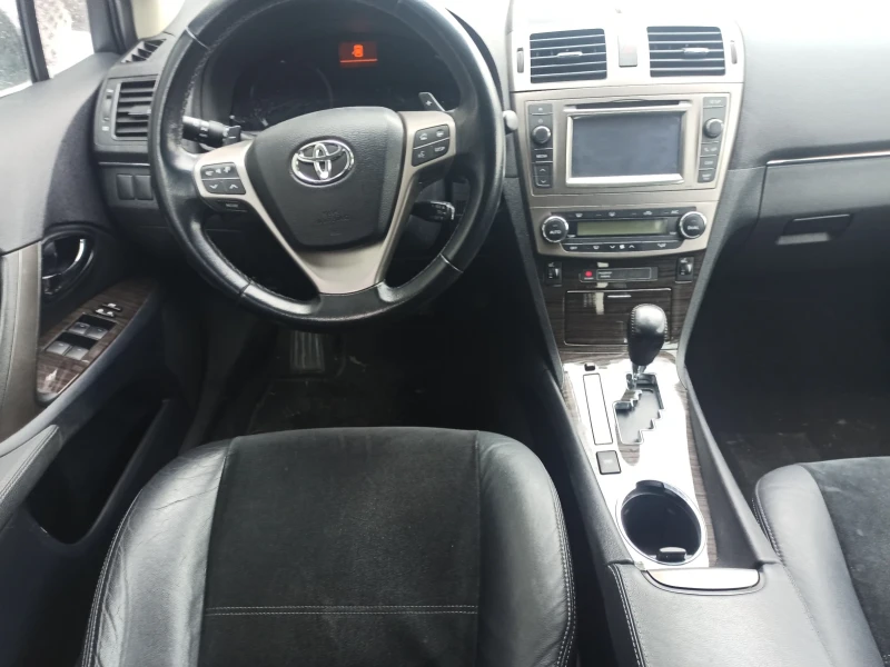 Toyota Avensis Alkantara, FACELIFT, 2.0, AVTOMATIC, XENON, снимка 12 - Автомобили и джипове - 49179455