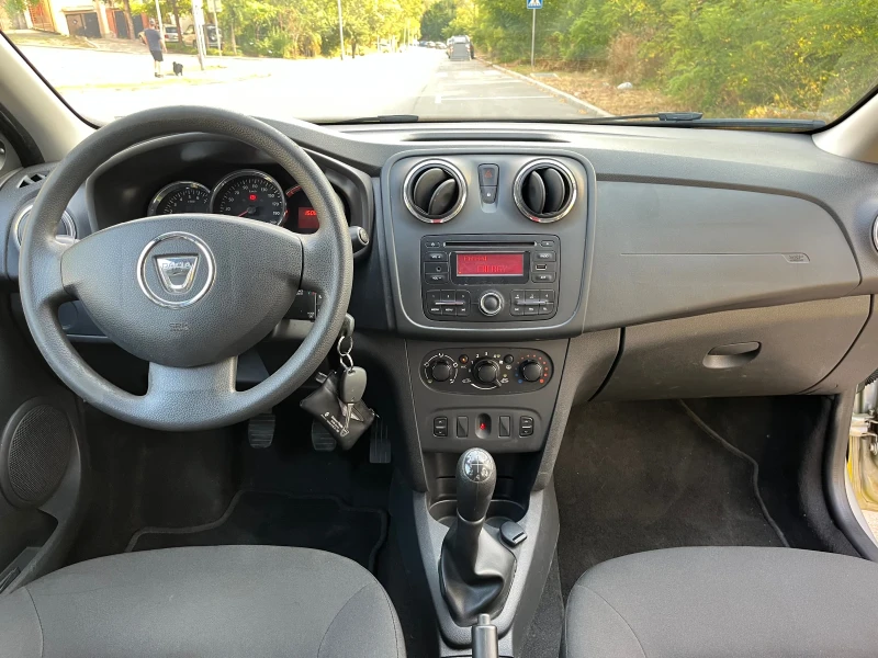 Dacia Logan 1.2 75кс, снимка 9 - Автомобили и джипове - 51171643