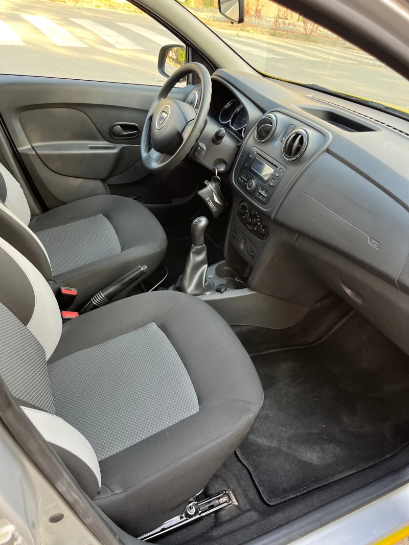 Dacia Logan 1.2 75кс, снимка 8 - Автомобили и джипове - 51171643