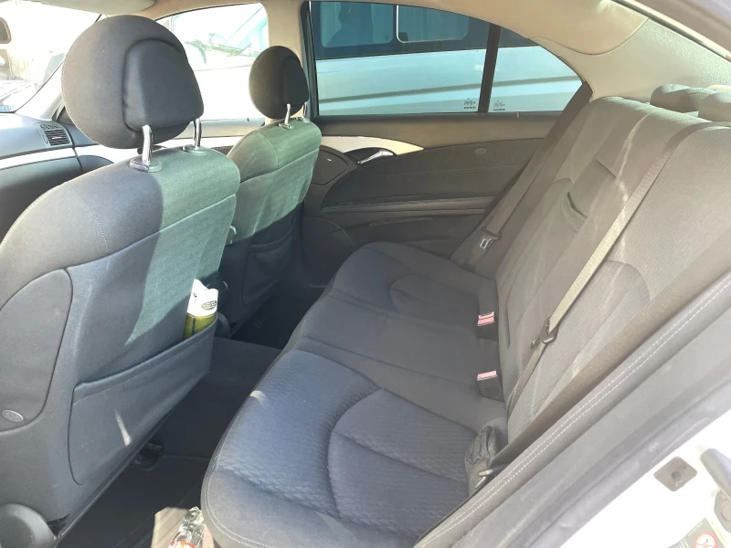 Mercedes-Benz E 270, снимка 9 - Автомобили и джипове - 52286626