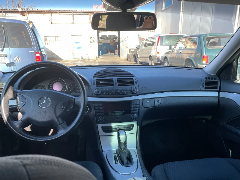 Mercedes-Benz E 270, снимка 5 - Автомобили и джипове - 52286626